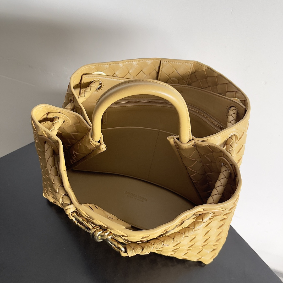 B0tt*ga Ven*ta Medium Andiamo 32x25x11CM