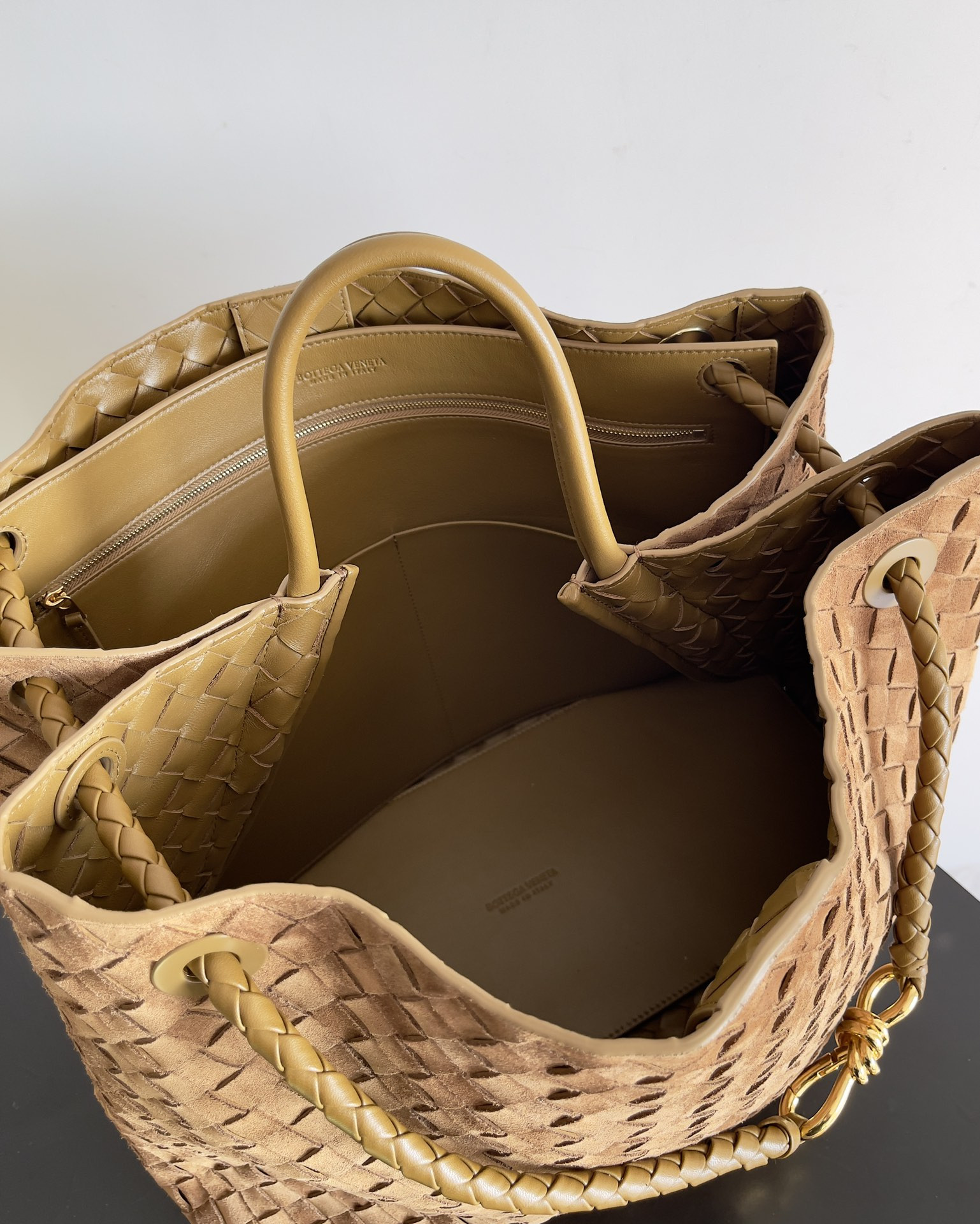 B0tt*ga Ven*ta Medium Andiamo 32x25x11CM