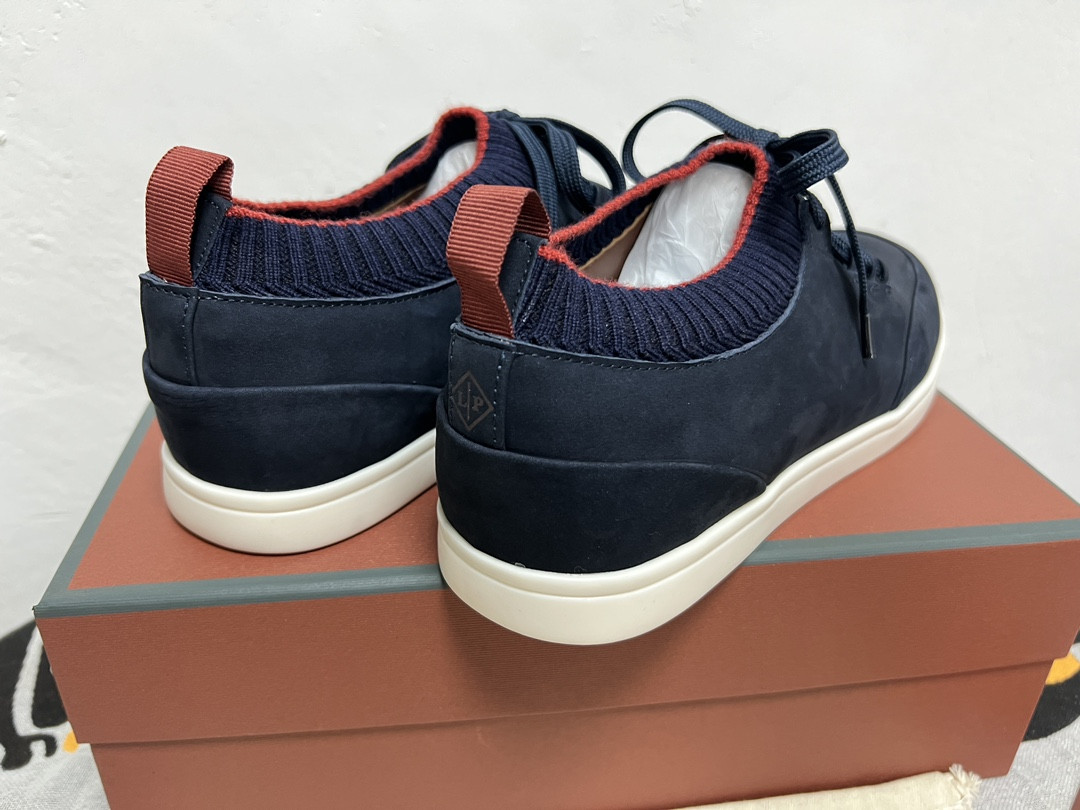 UA L0r0 P1ana Soho Walk Sneaker