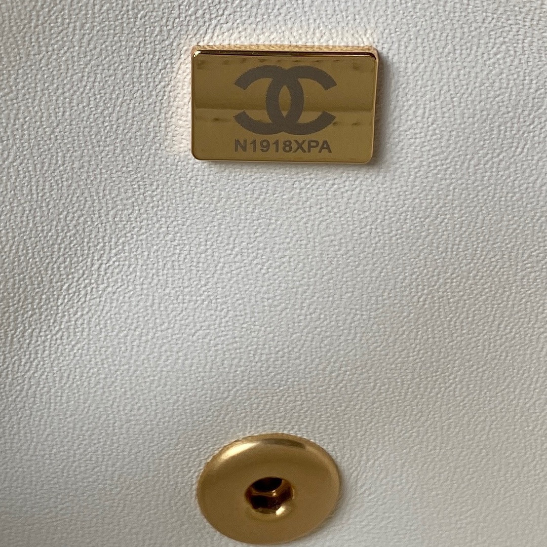 Ch**el MINI CLASSIC HANDBAG WITH TOP HANDLE 12 × 20 × 6 CM