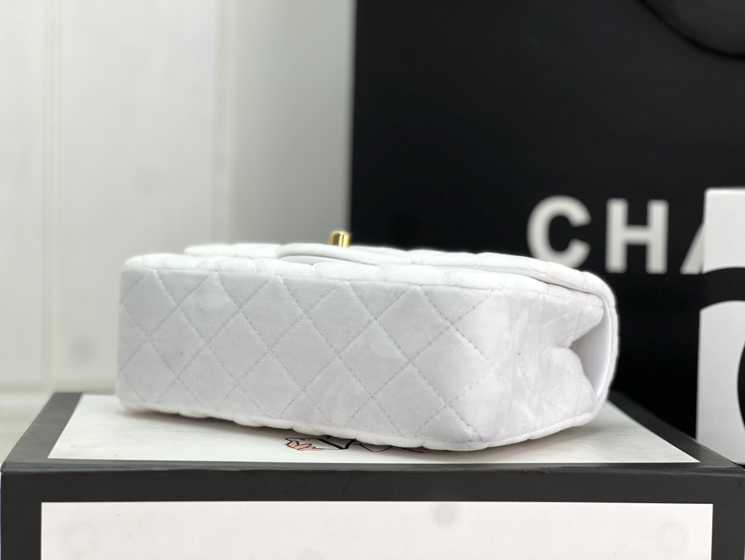 Ch**el Classic Flap Bag 20cm