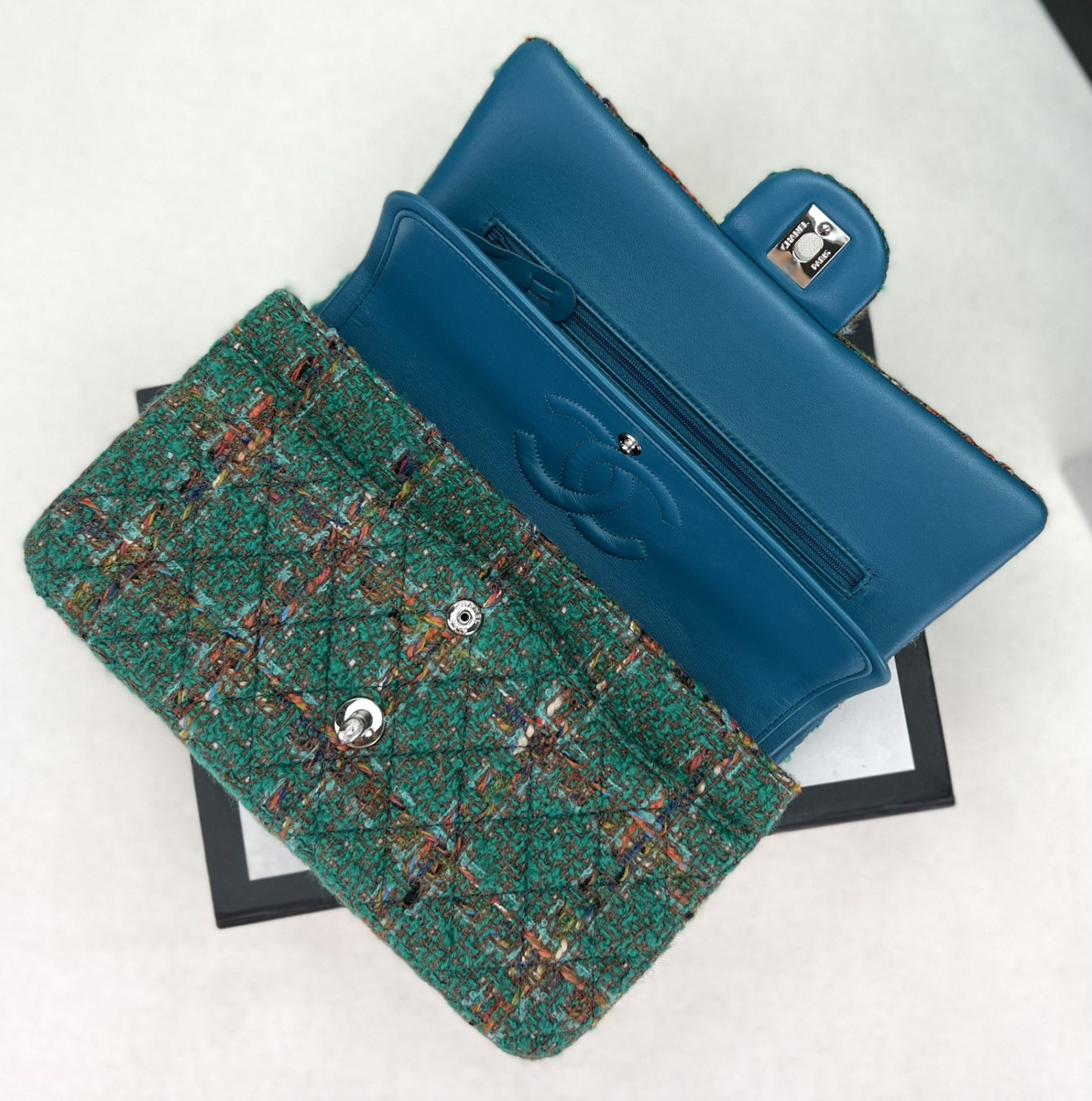 Ch**el Classic Flap Bag 25cm