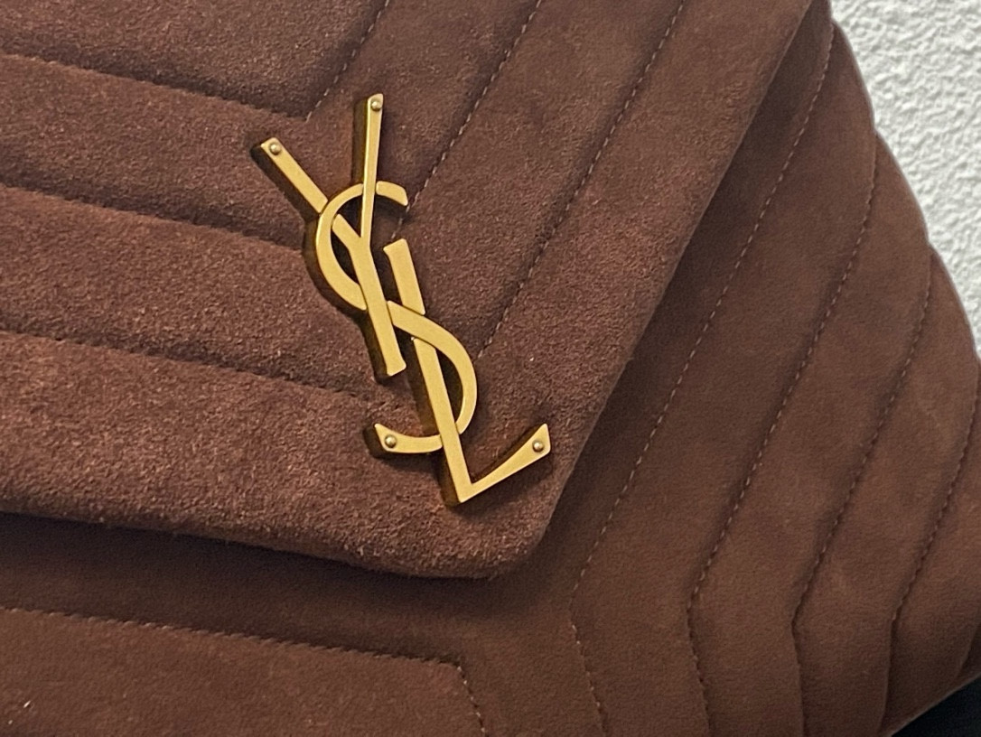 Y51 LOULOU QUILTED SUEDE 32x22x9cm