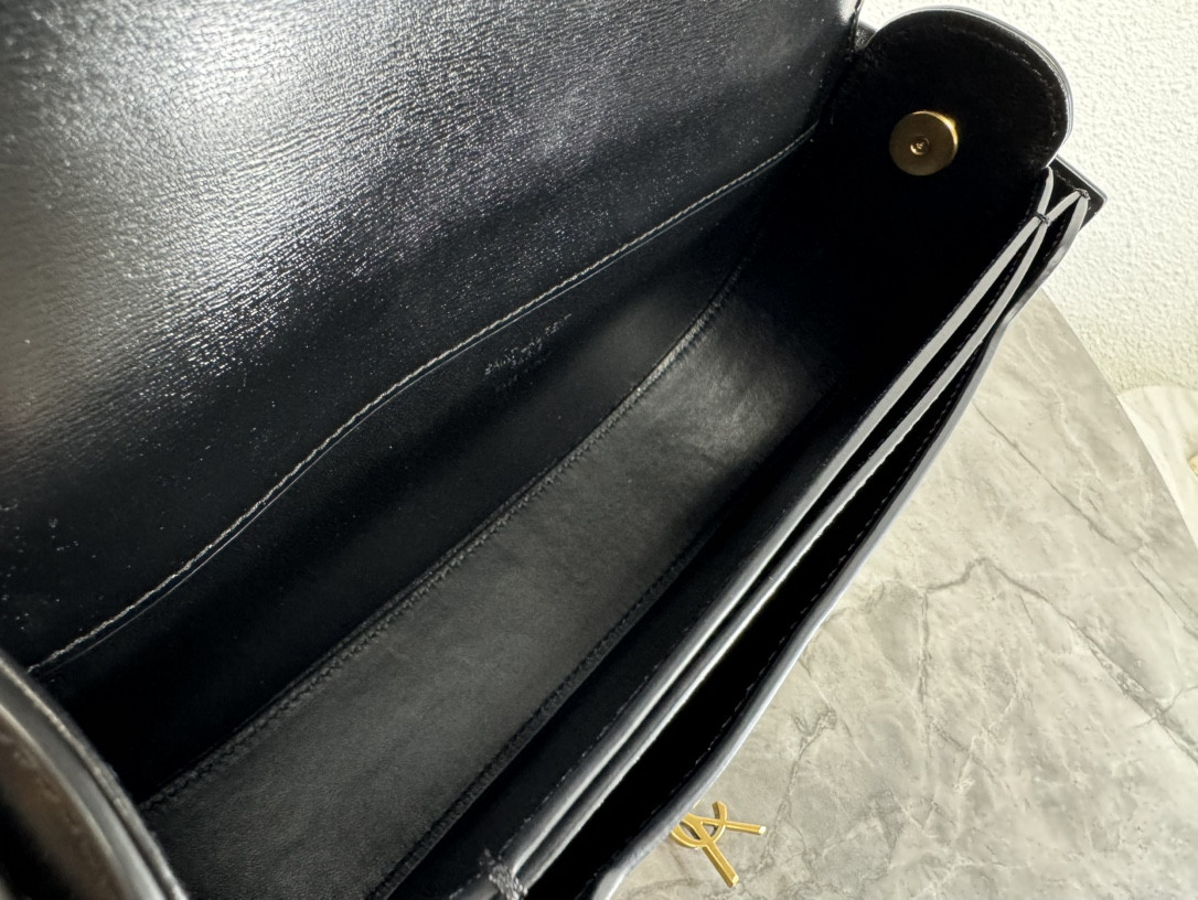 Y51 VOLTAIRE in BOX Sa1nt Lau*nt 24x15x5cm