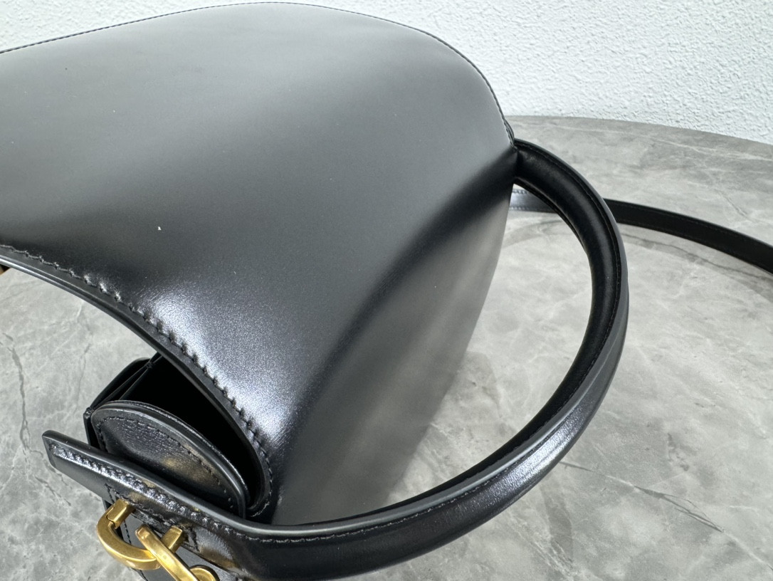 Y51 VOLTAIRE in BOX Sa1nt Lau*nt 24x15x5cm