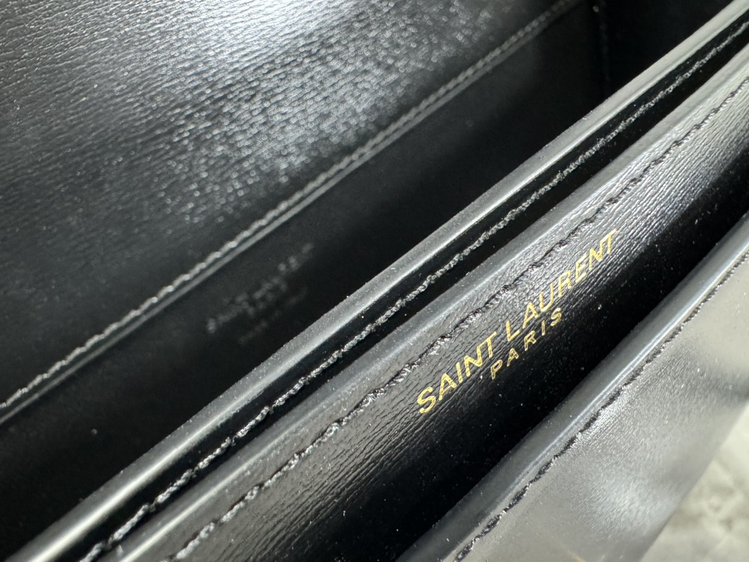 Y51 VOLTAIRE in BOX Sa1nt Lau*nt 24x15x5cm