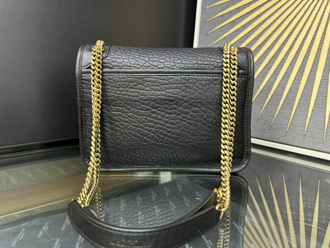 Y51 NIKI 21x16x7.5cm