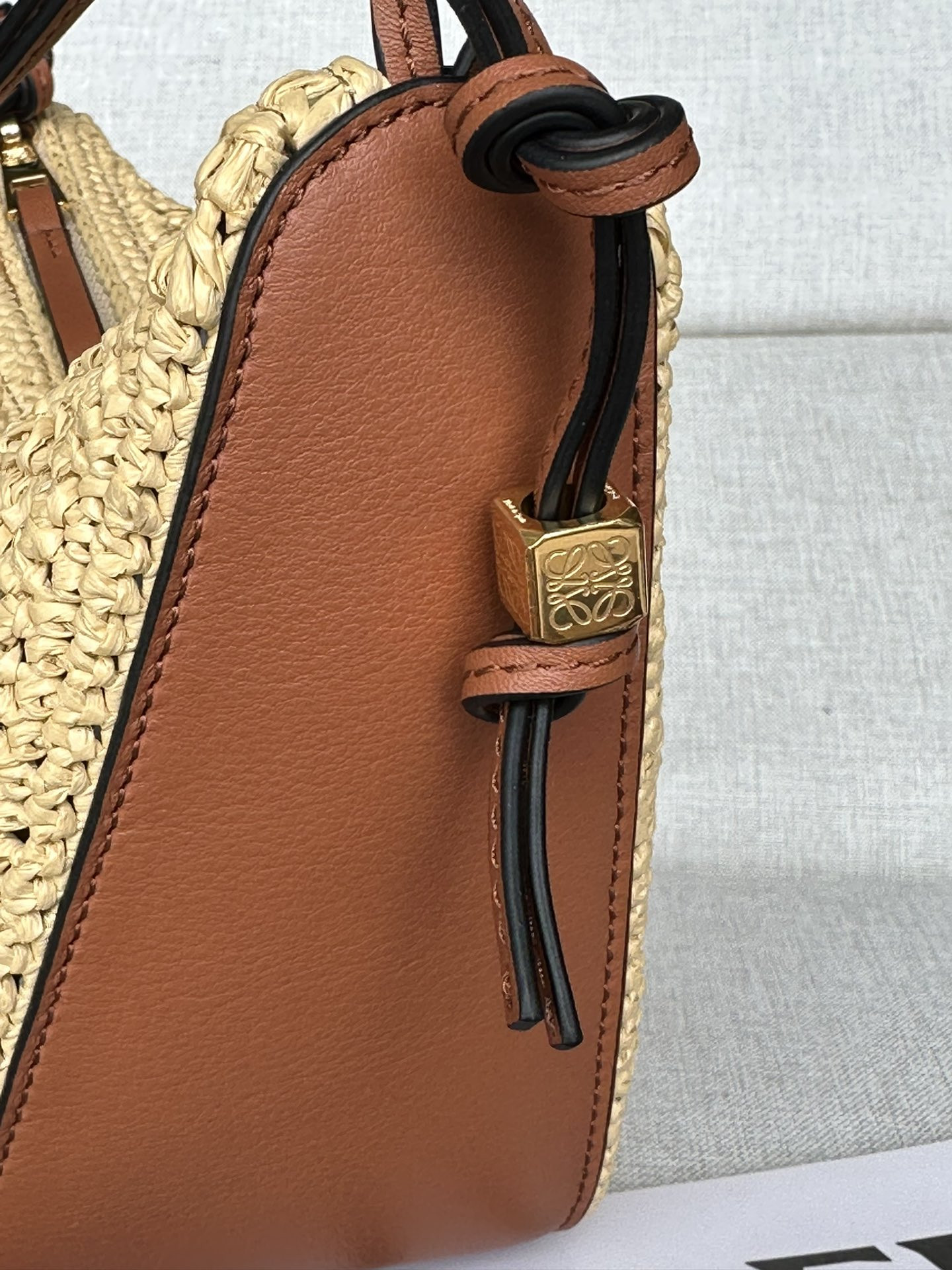 L0ew* Mini Hammock Hobo in raffia and calfskin 28x17x9.5cm