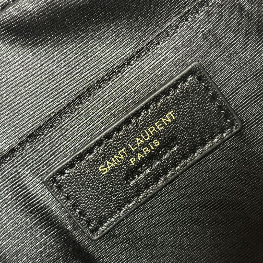 Y51 LOU camera bag in quilted leather 23x16x6cm