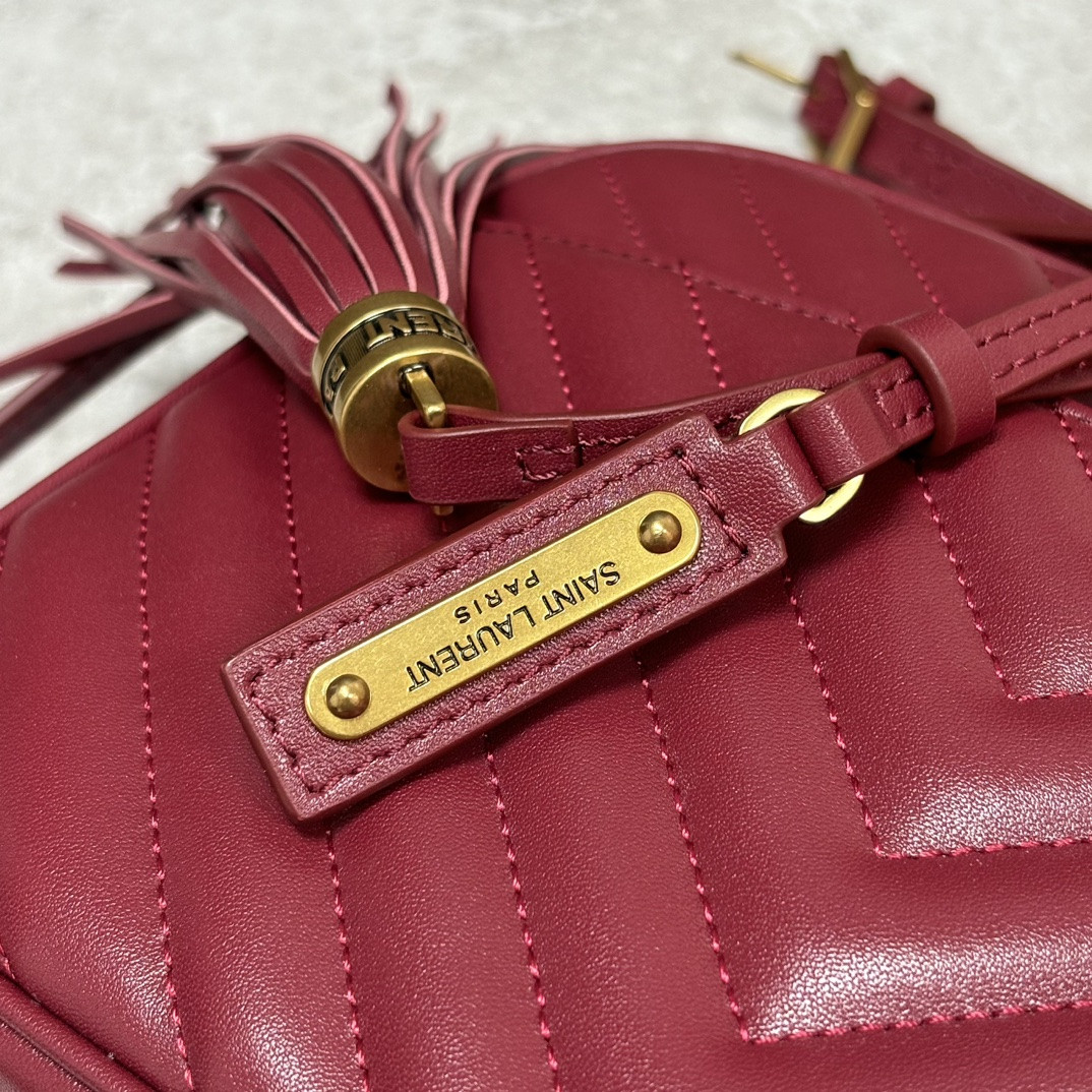 Y51 LOU camera bag in quilted leather 23x16x6cm