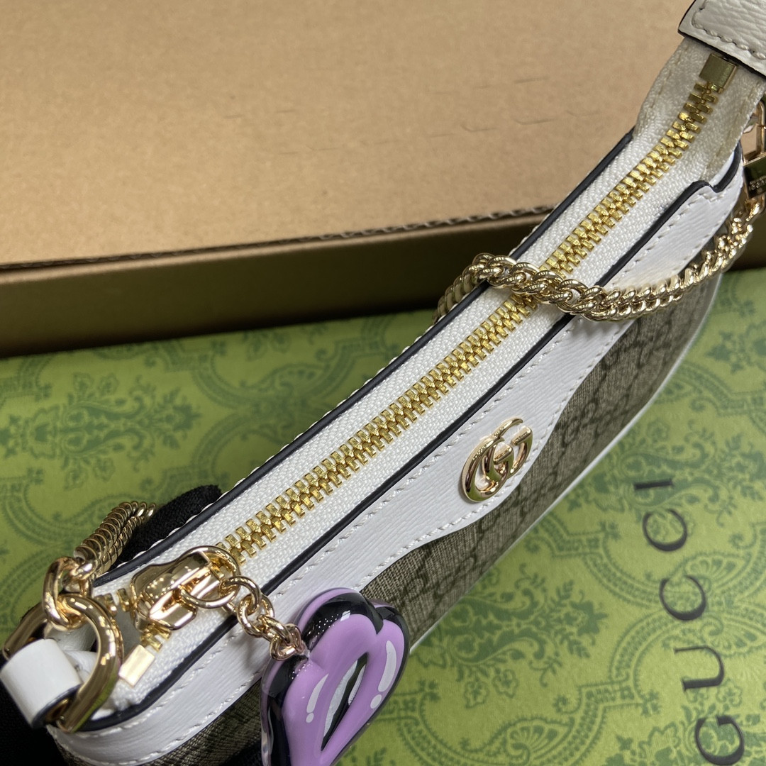 Gvc*1  X Hattie Stewart  BAG  10 x 19 x 3 CM