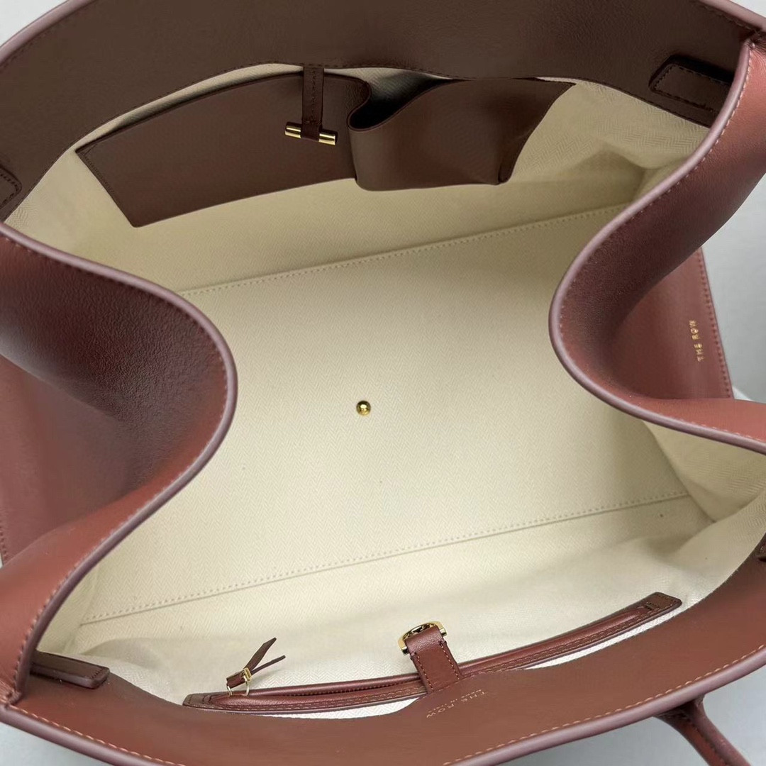 The R0w MARGAUX 17 43x24x30cm