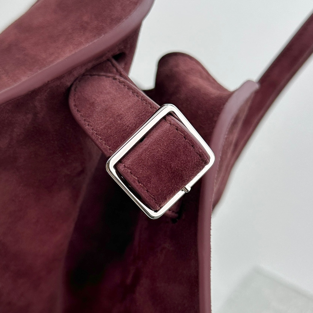 The R0w MARGAUX 15 38.5x16x30cm