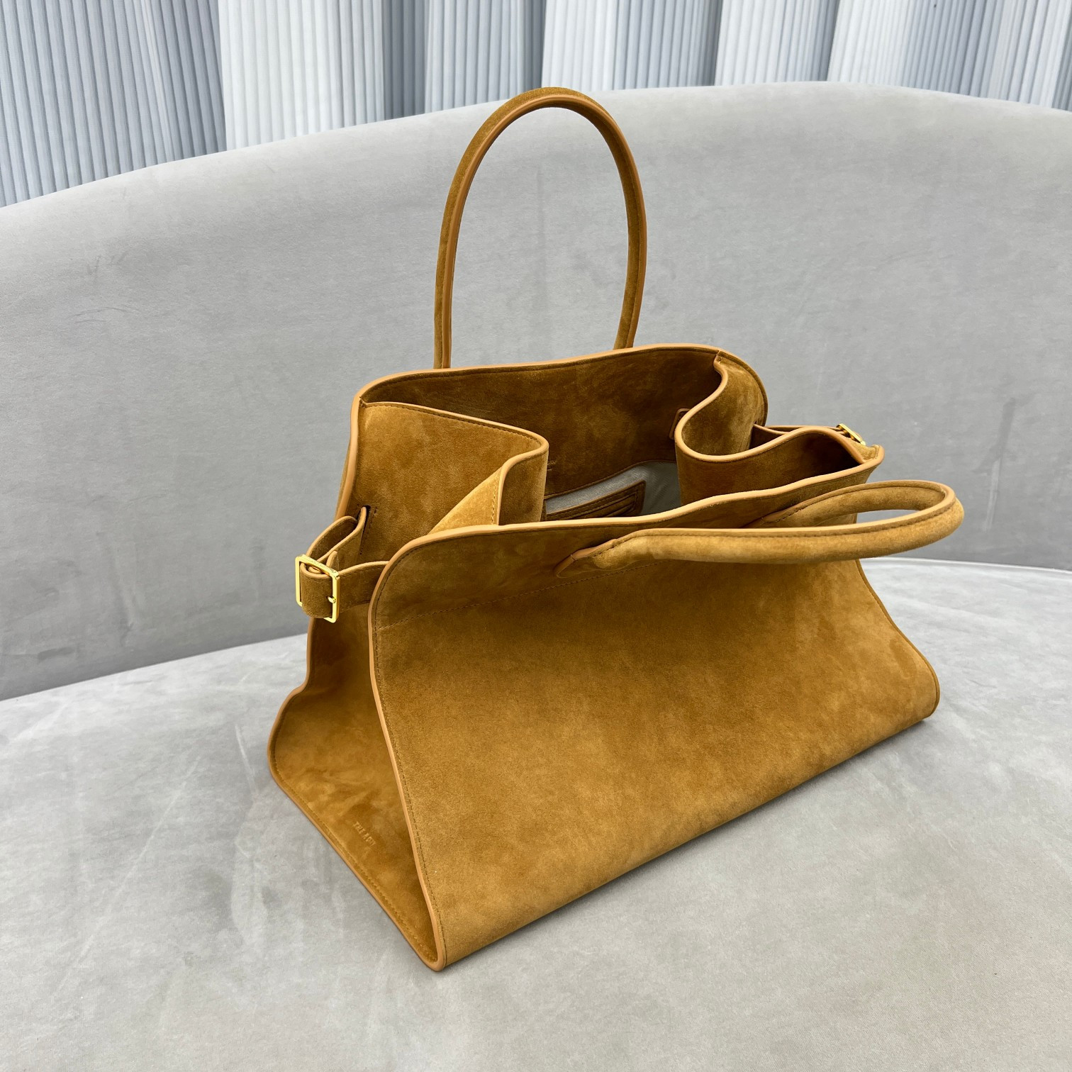 The R0w MARGAUX 15 38.5x16x30cm