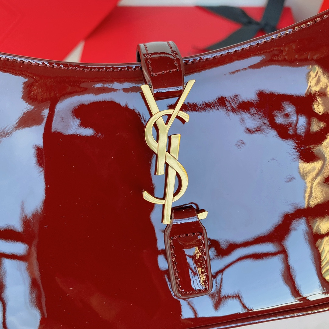 Y51 LE 5 À 7 Mini (Patent Leather) 19 x 11.5 x 4.5 CM