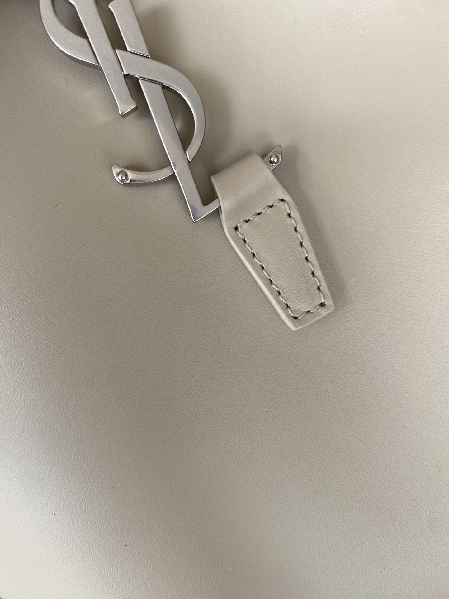 Y51 LE 37 Small (Shiny Leather) 17 x 20 x 13 CM