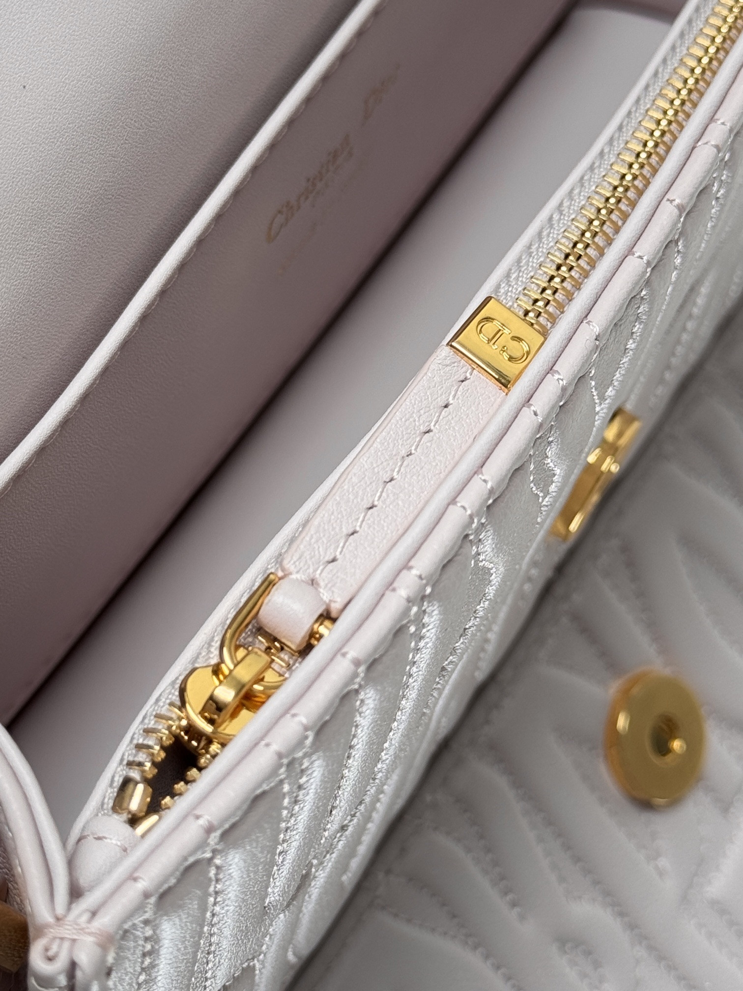 D10r Miss D10r flap bag 22 x 11 x 6 cm