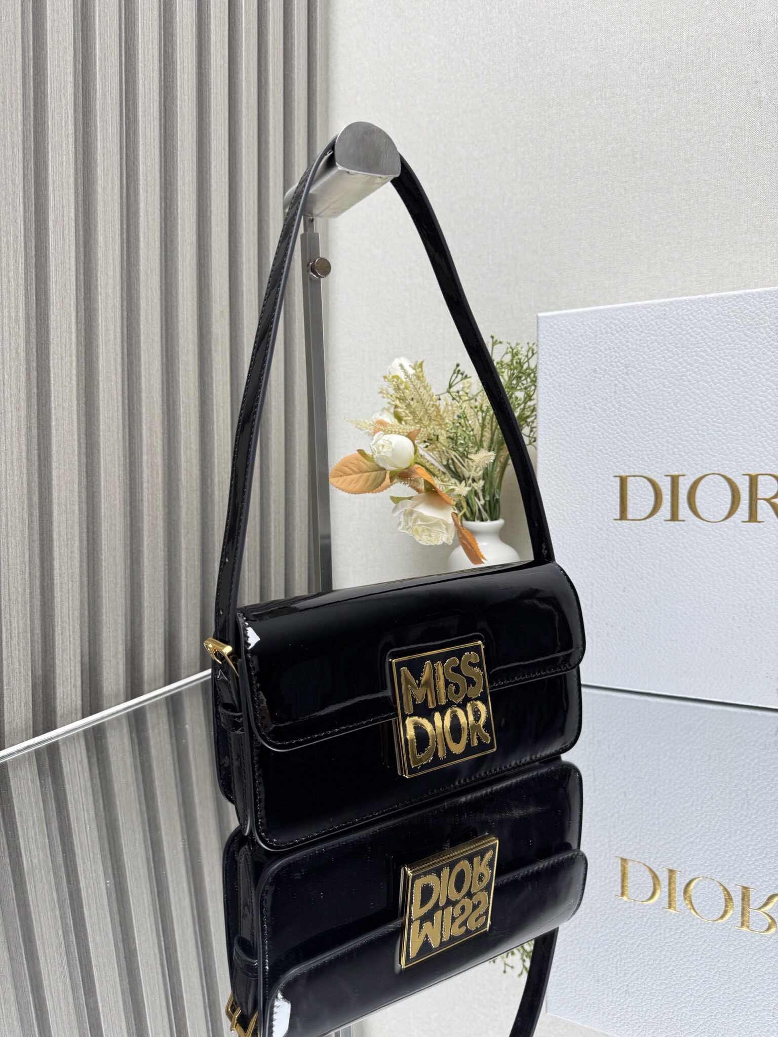 D10r Miss D10r flap bag 22 x 11 x 6 cm(Patent Calfskin)