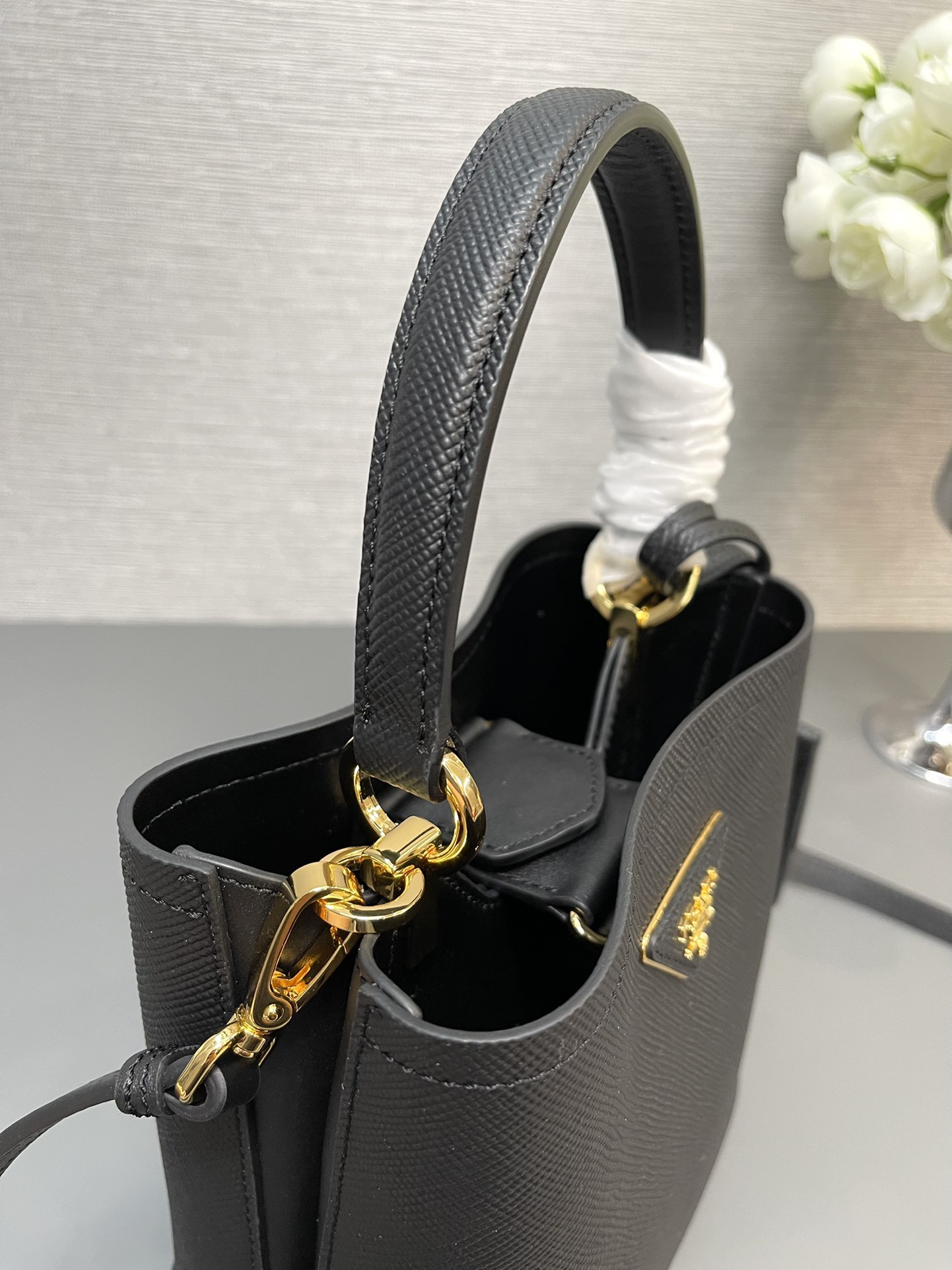 Pra*a Small Saffiano Leather Pra*a Panier Bag 18x17x10.5cm