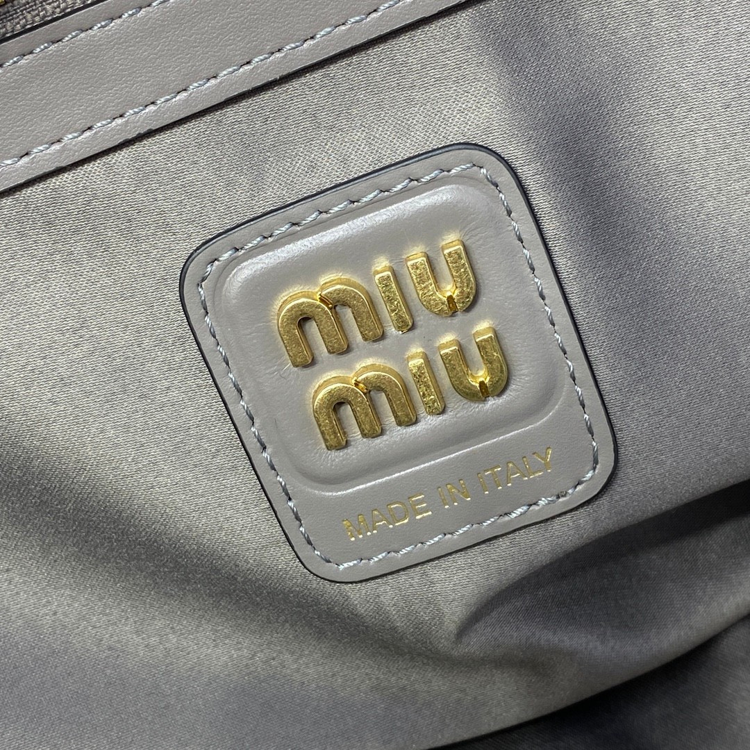 Miu Miu Leather Beau bag 23x34x10cm