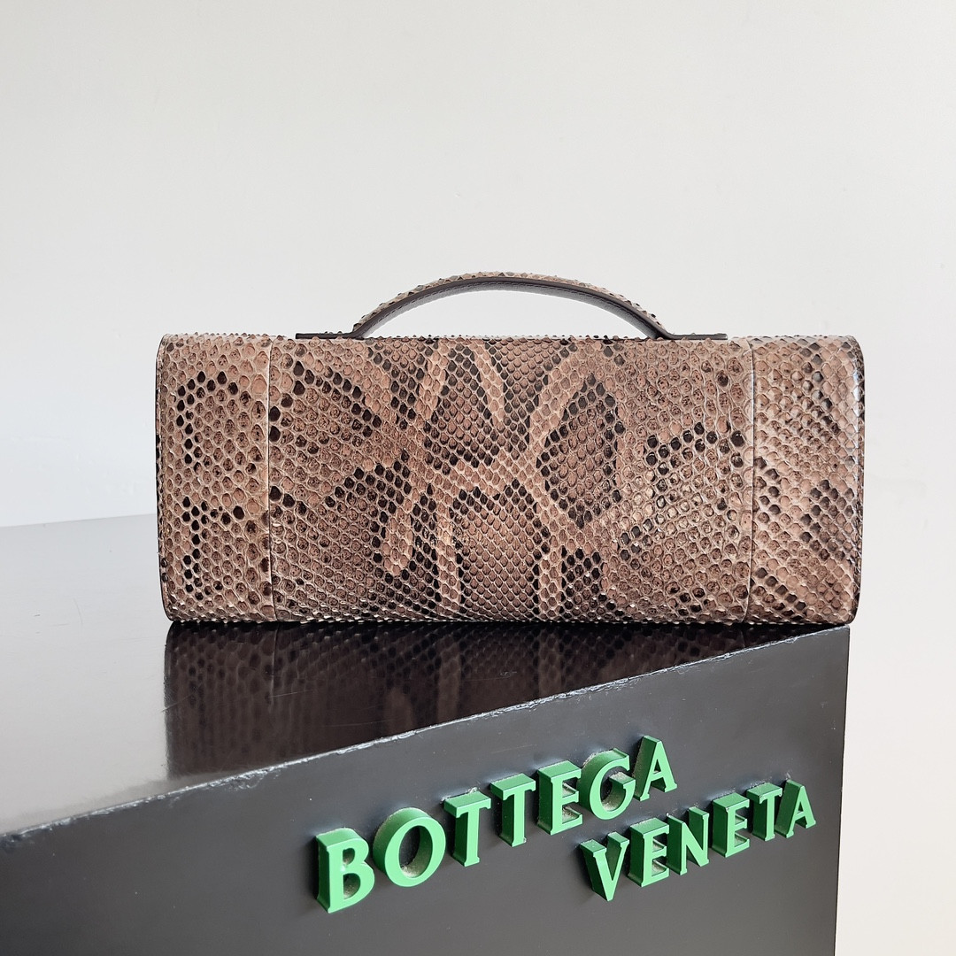 B0tt*ga Ven*ta Andiamo Clutch 31x13x3cm