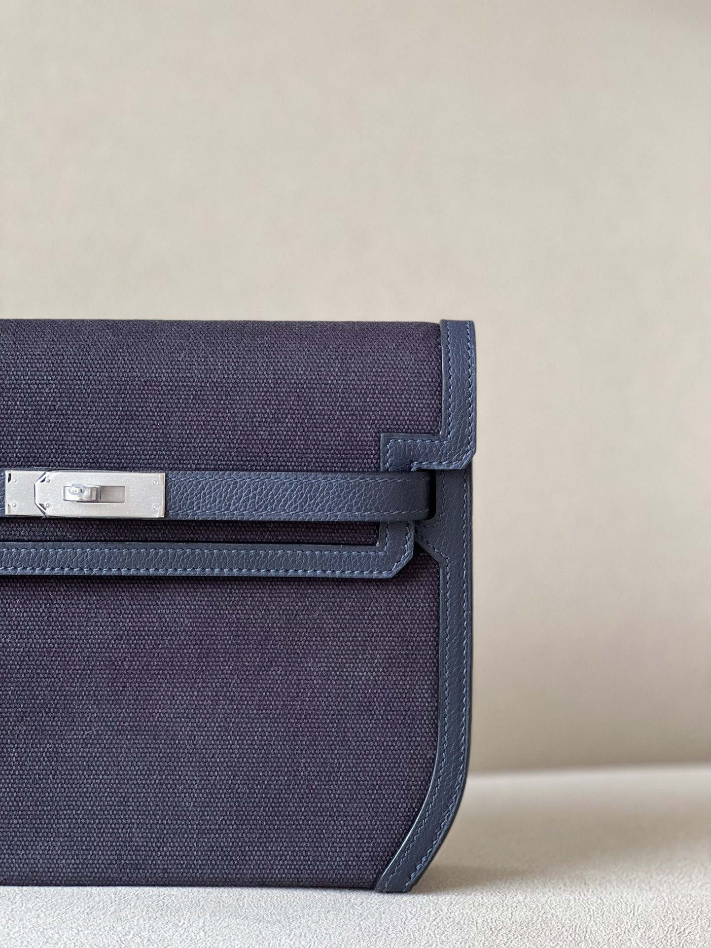 Hermès Kelly Depeches 25x18.5x4.5cm