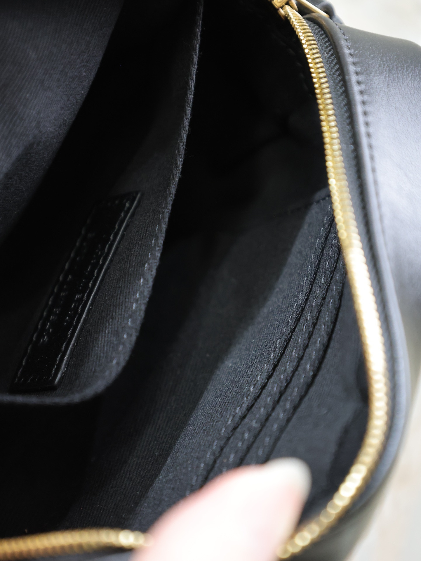 Y51 LOU BELT BAG 15.5x10.5x5.5cm