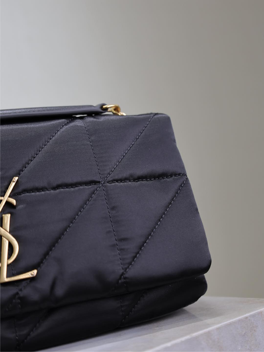 Y51 Jamie Medium in Nylon 25x15x7.5cm