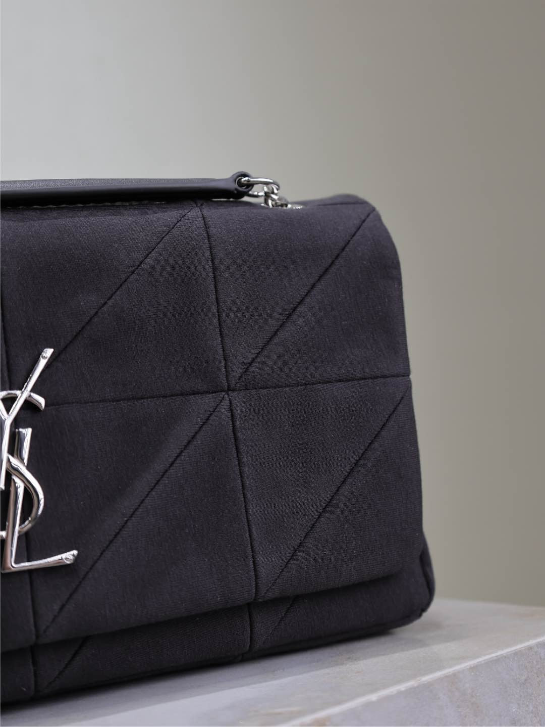 Y51 Jamie Medium 25x15x7.5cm