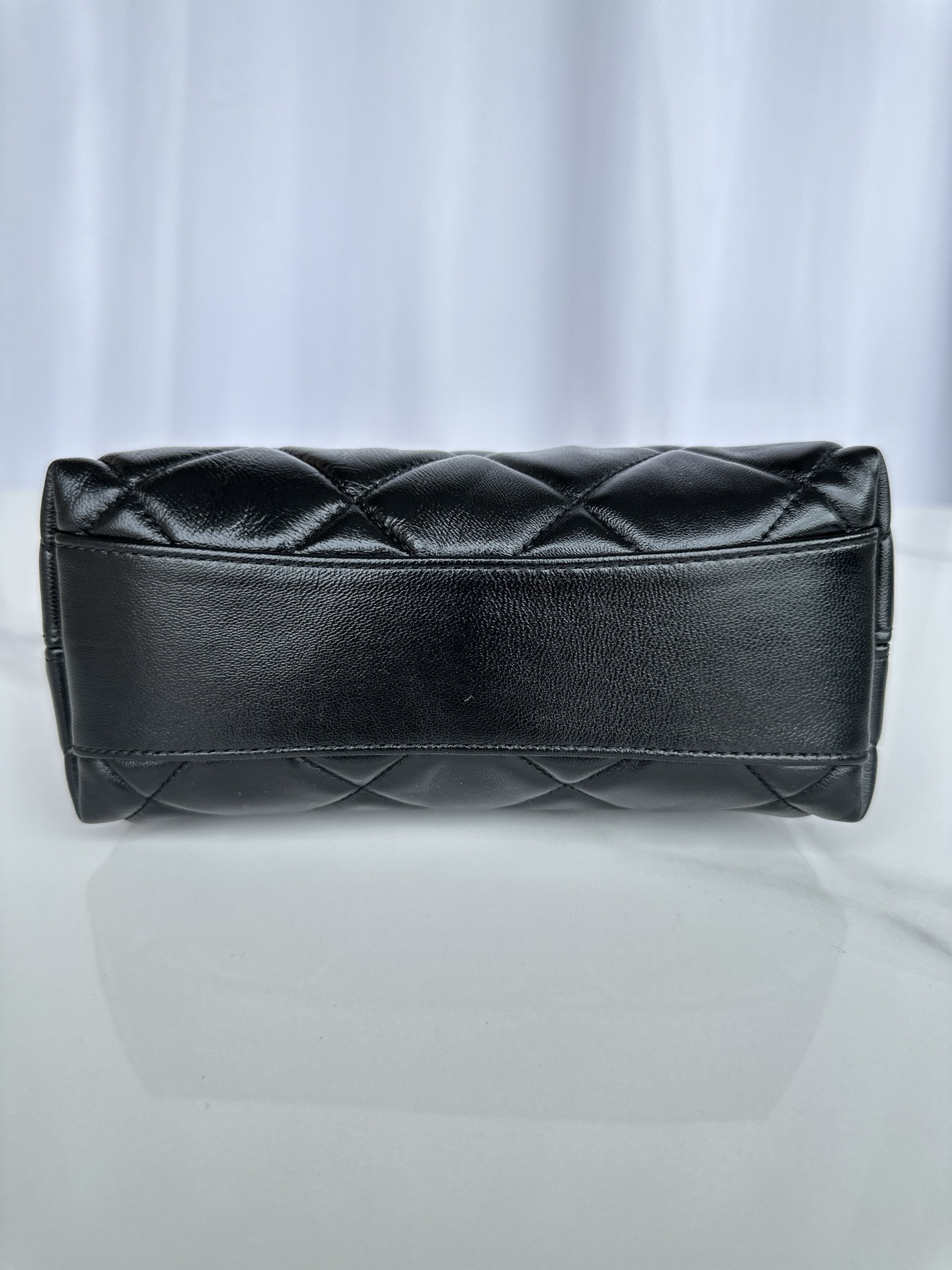 Ch**el Hobo Handbag 22×22×9cm