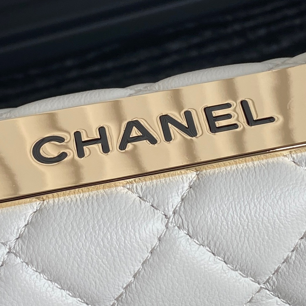 Ch**el 24B trendy cc 18.5x12x4cm