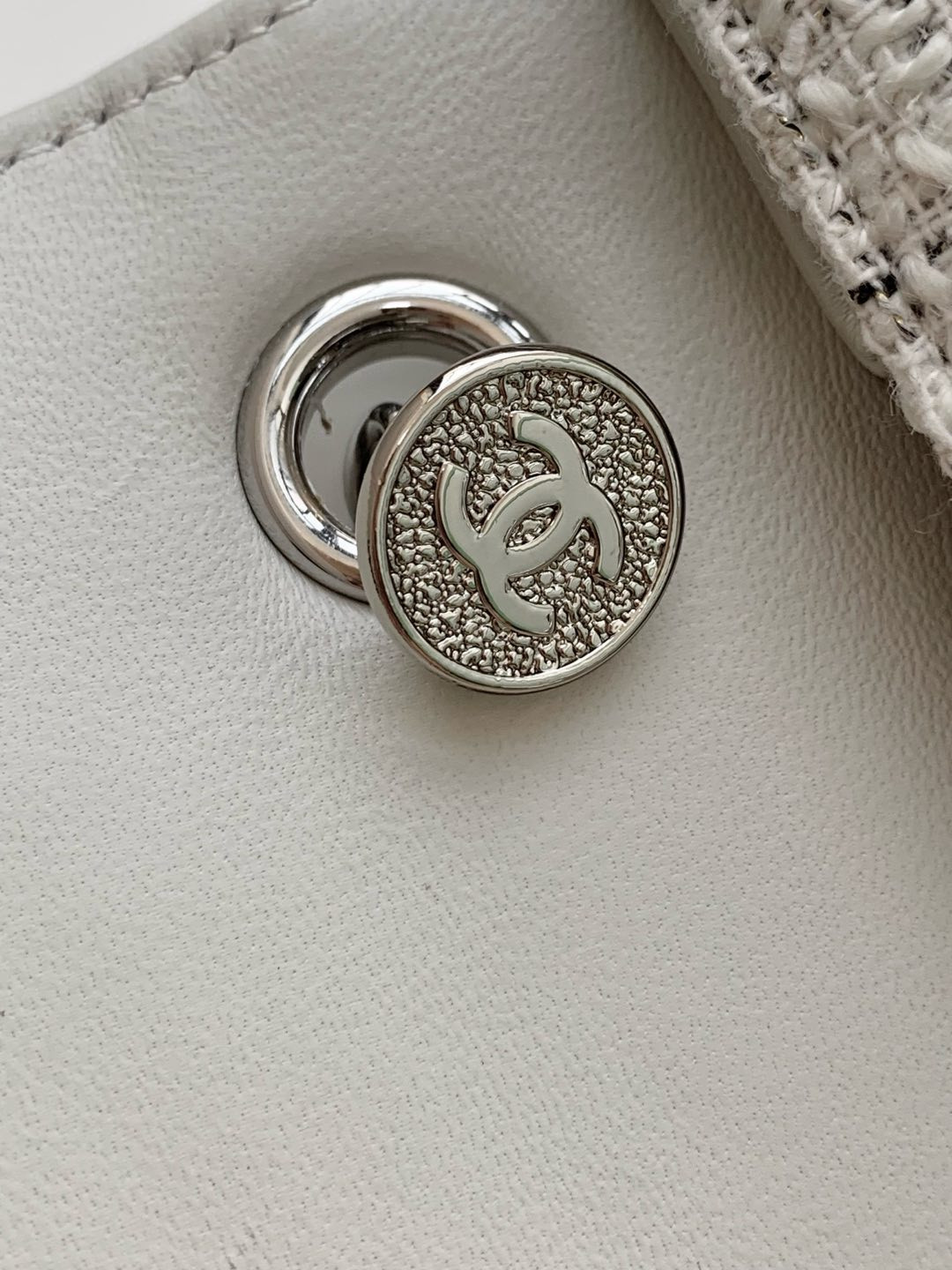 Ch**el Flap Bag 22cm