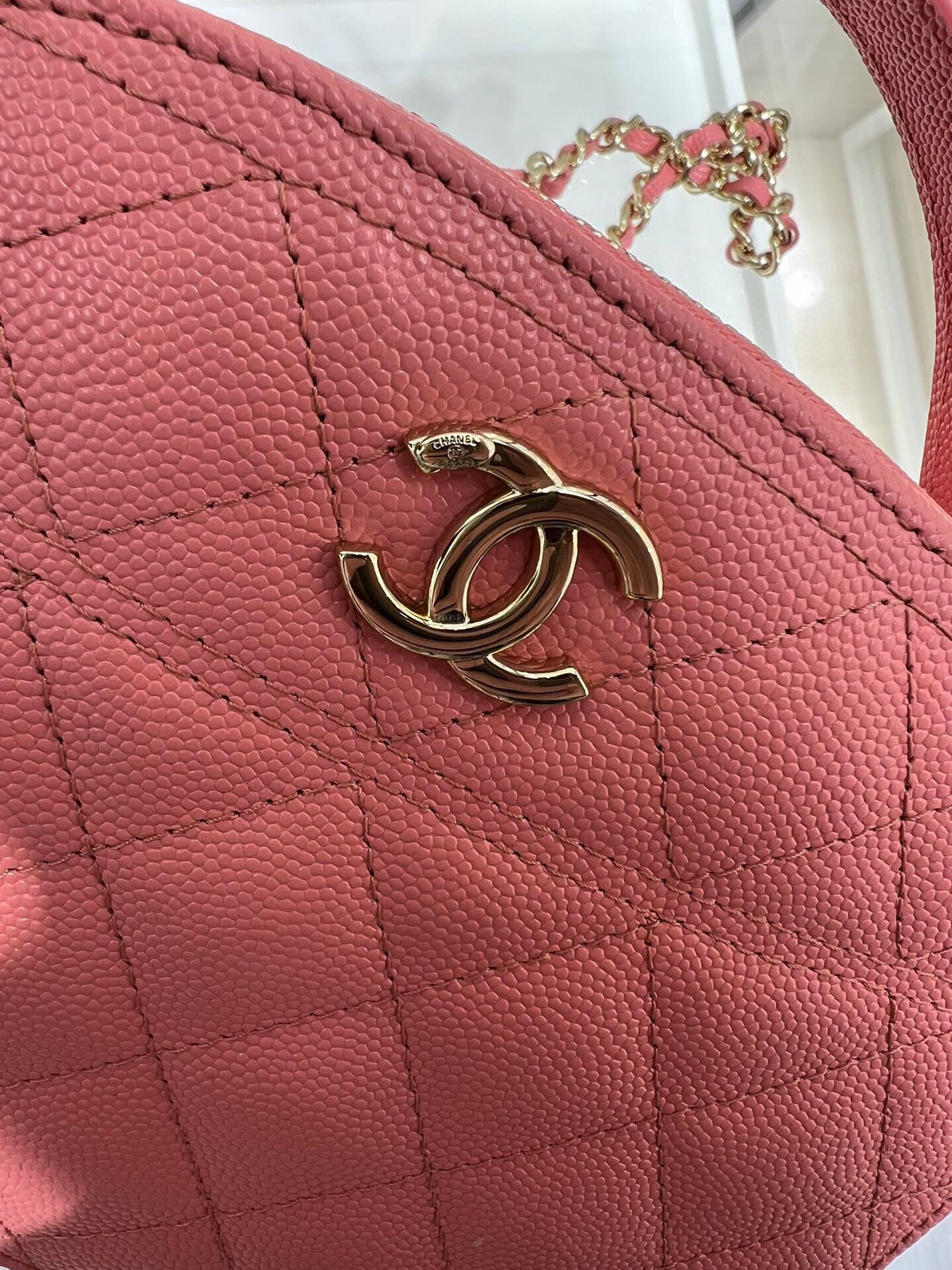 Ch**el 25C Chain shell bag 18X16X6cm