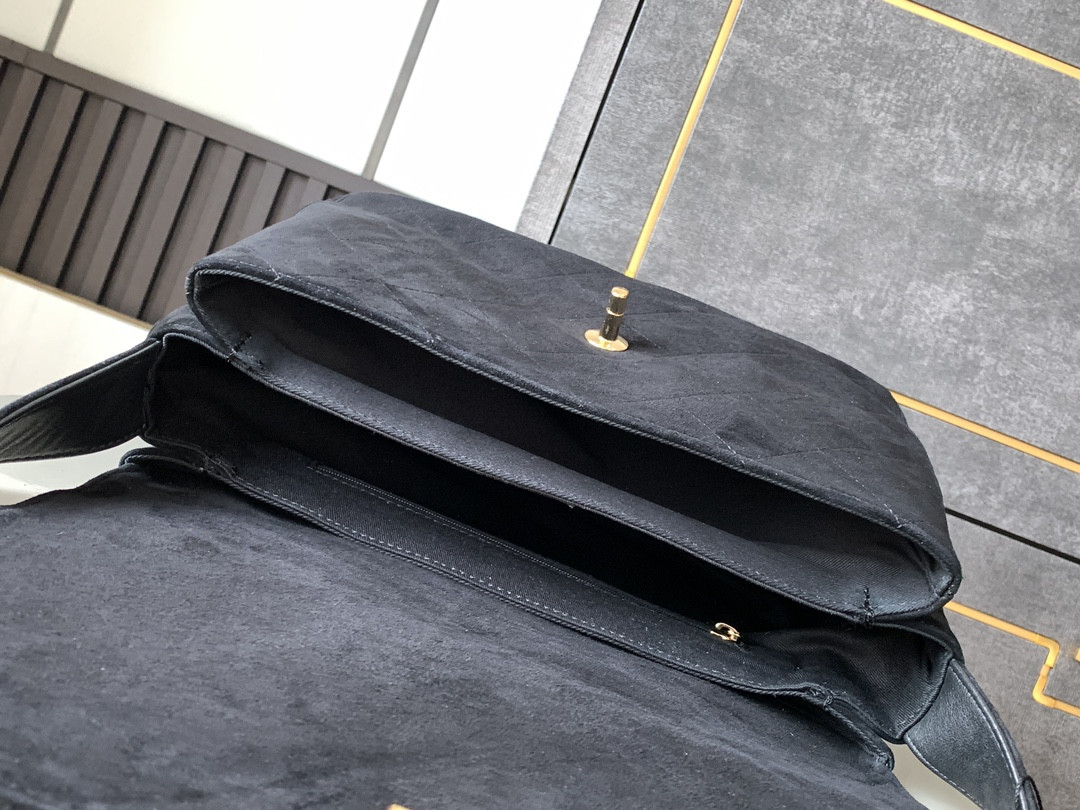 Ch**el Vintage bag 28x12.5x24cm