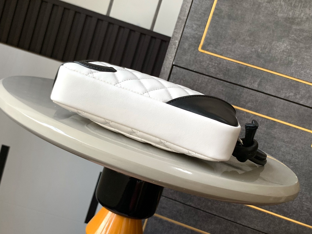 Ch**el Cambon Hobo Bag 20x12x3cm