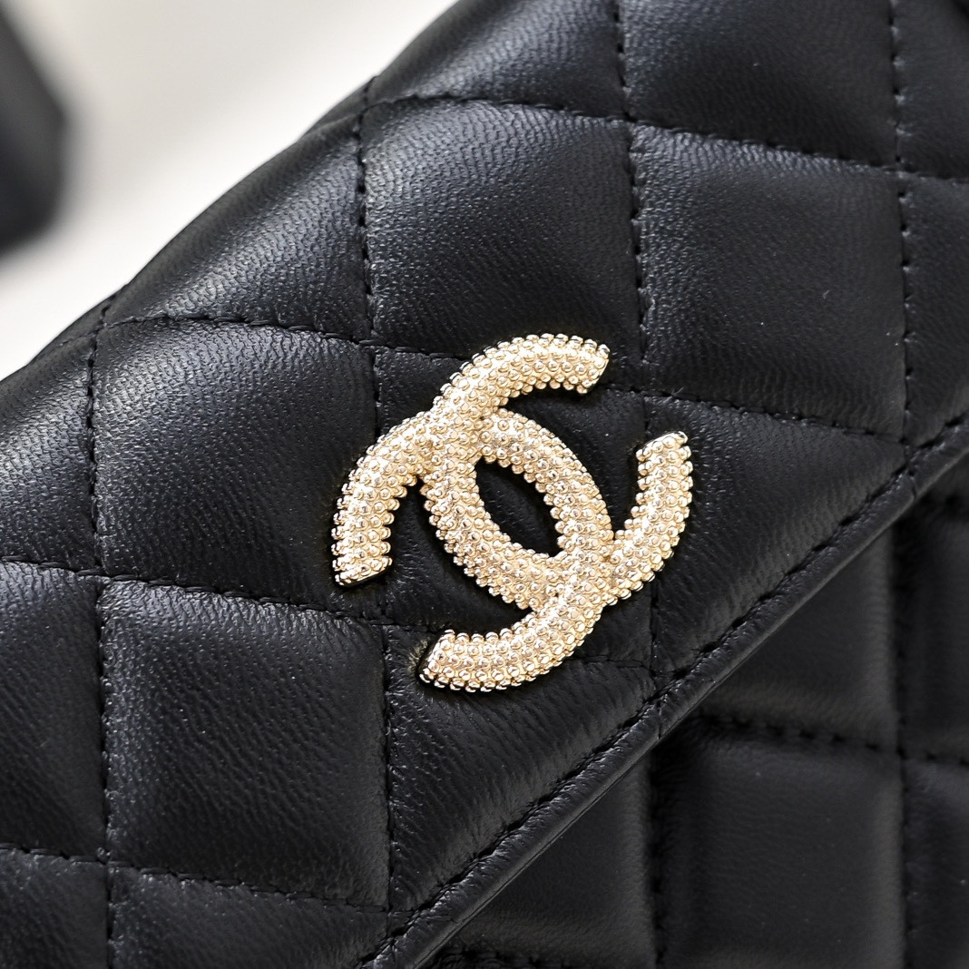 Ch**el Clutch with Chain 9.5x12.5x3.5cm