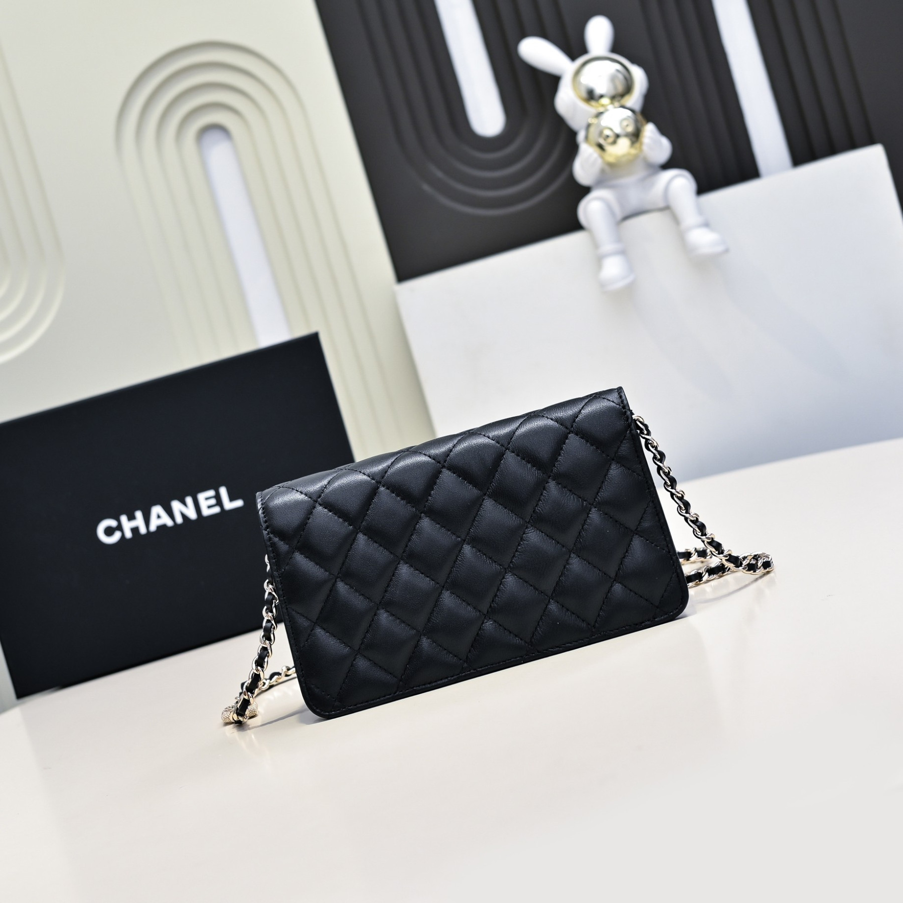 Ch**el Clutch with Chain 11x18.5x6cm