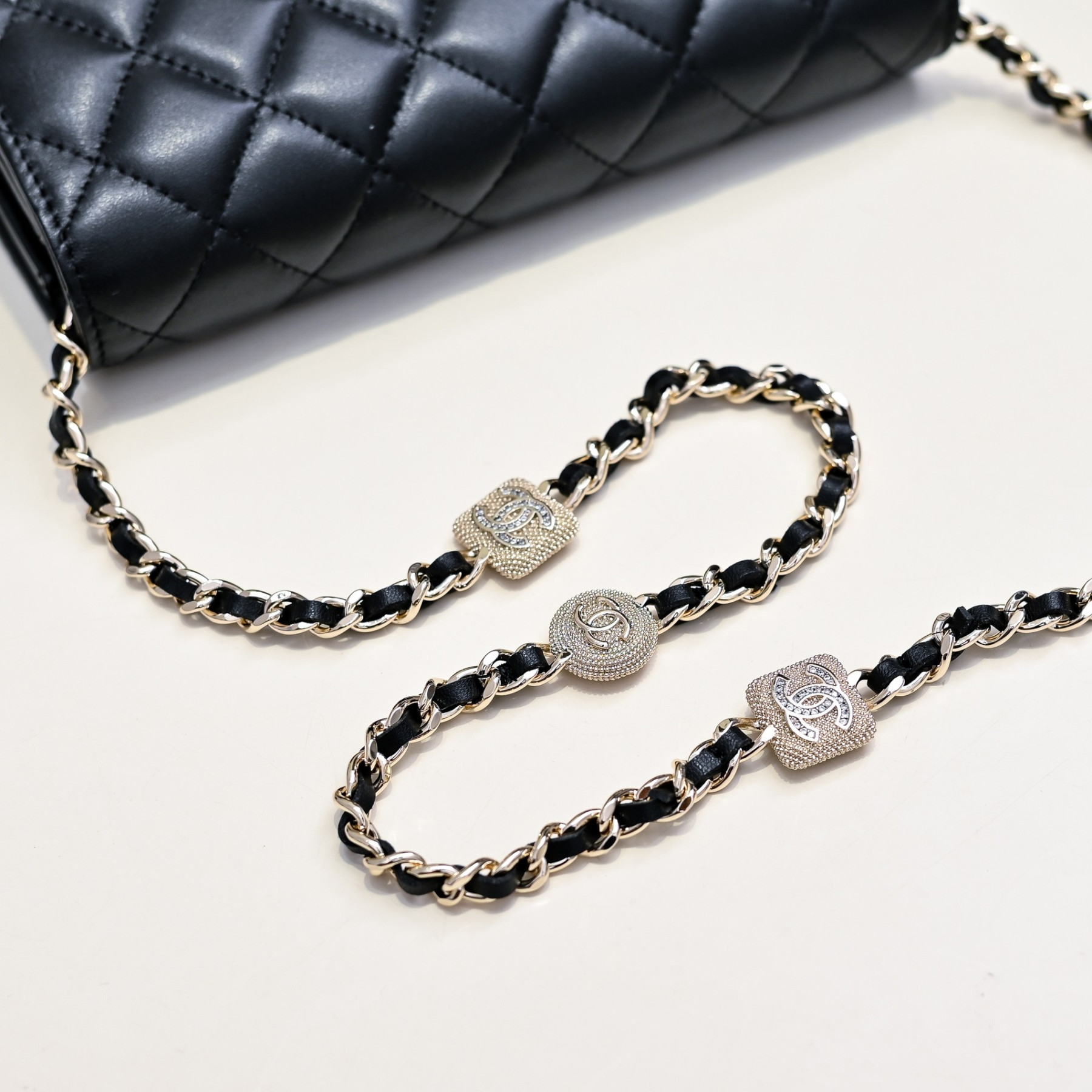 Ch**el Clutch with Chain 11x18.5x6cm