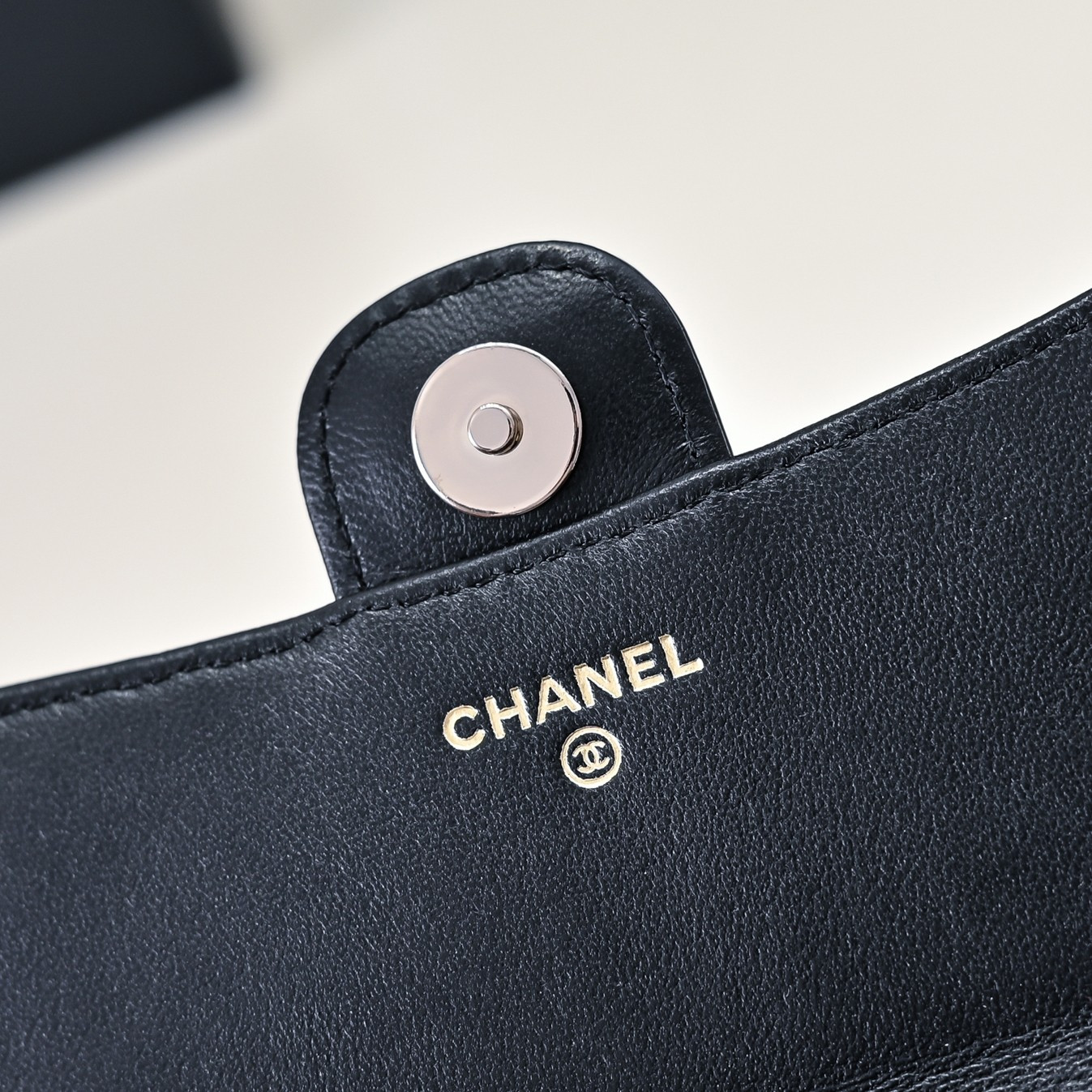 Ch**el Mini Classic Handbag With Top Handle 20x12x6cm