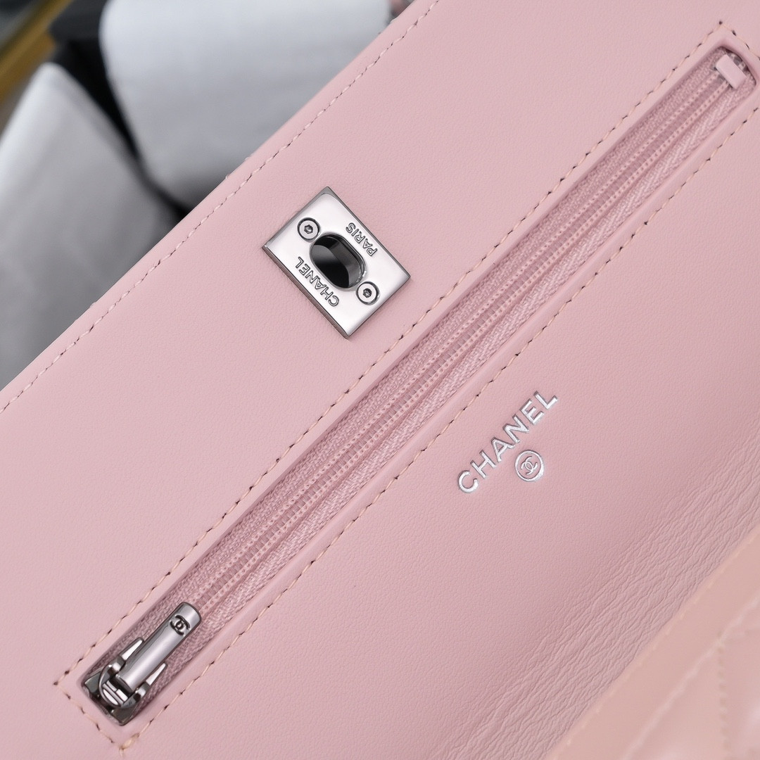 Ch**el Clutch With Chain 19x12x3.5cm