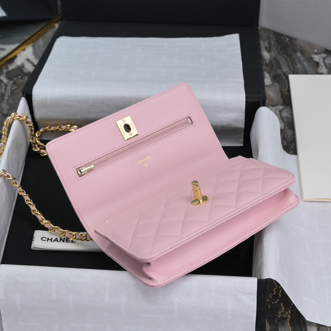 Ch**el Clutch With Chain 19cm