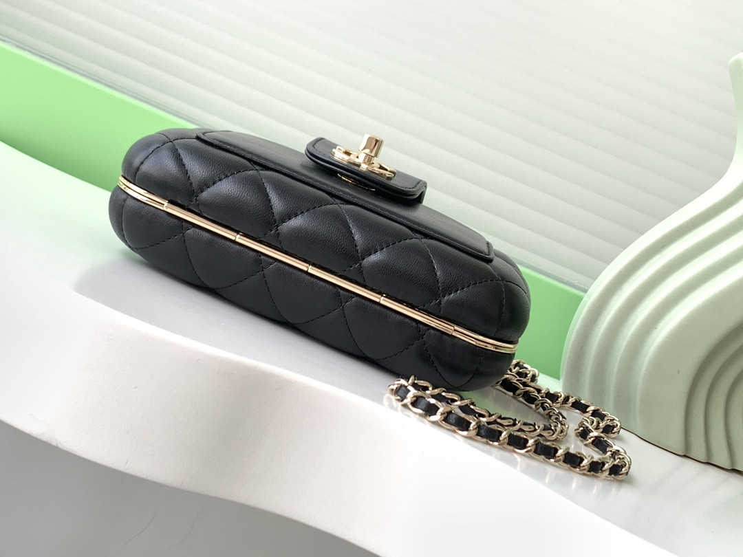 Ch**el Clip Bag 13x18x5cm