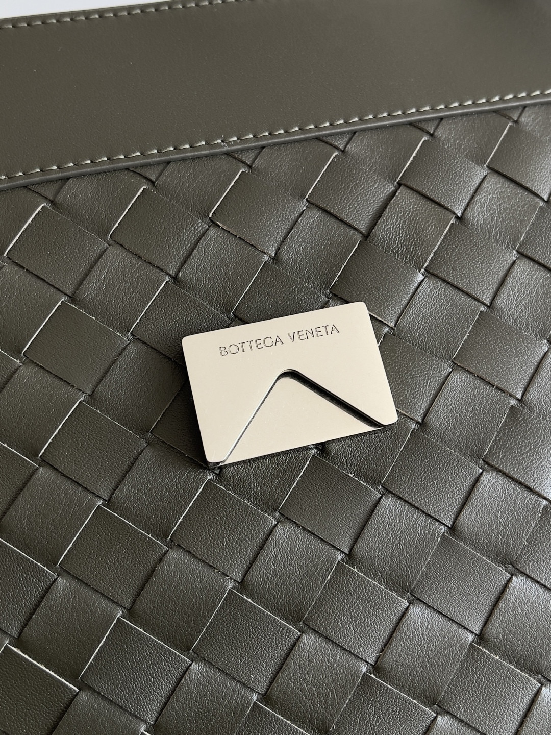 B0tt*ga Ven*ta Medium Andiamo Messenger 37x26x13cm