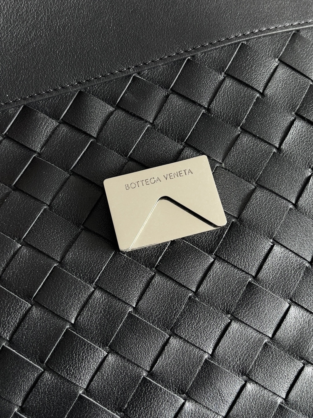 B0tt*ga Ven*ta Large Andiamo Messenger 43x32x20cm