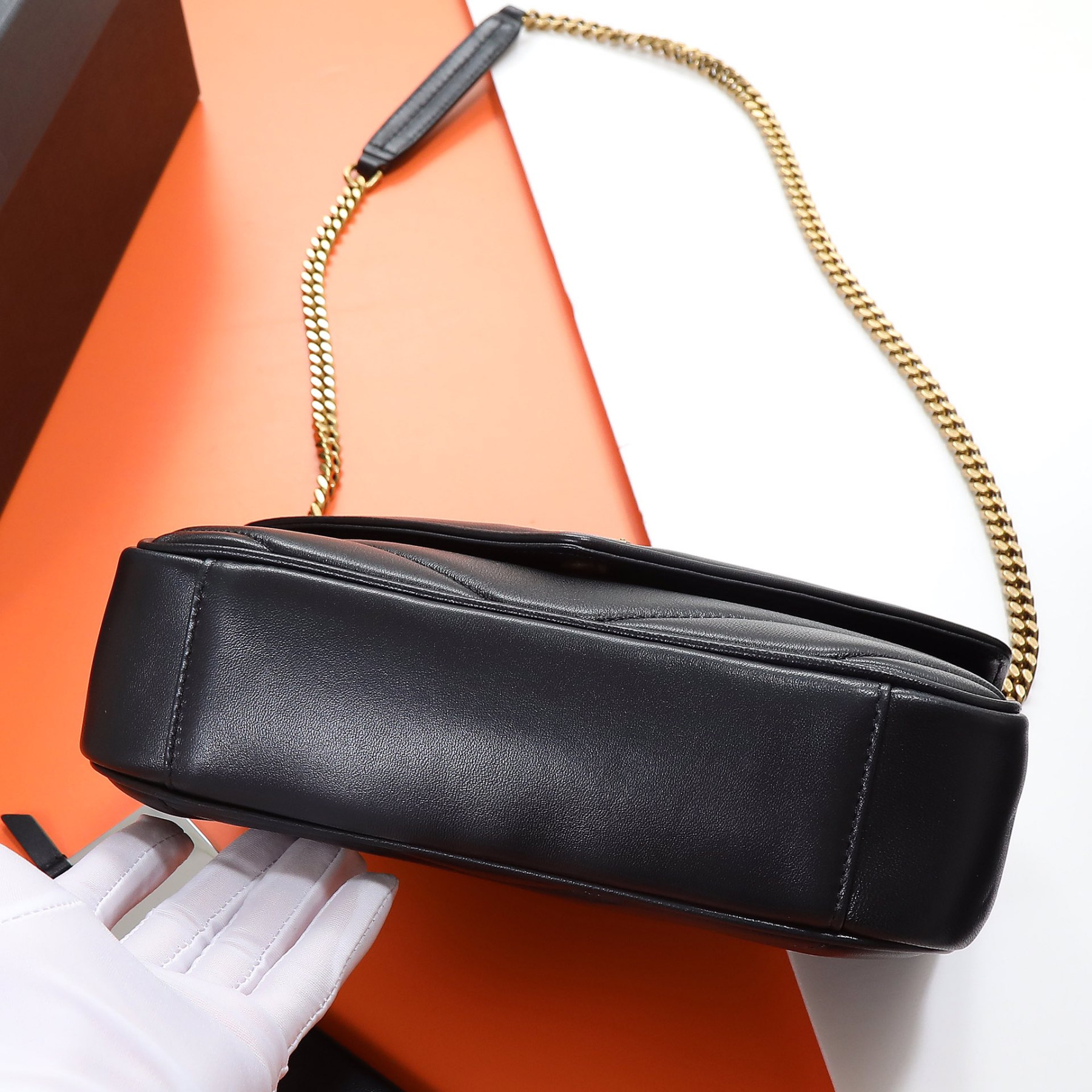 Y51 LOULOU small in MATELASSÉ lambskin 24x14x6cm