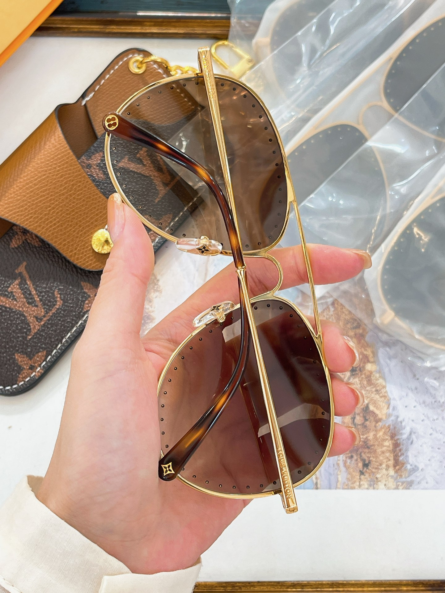 LV Glasses Z1507U