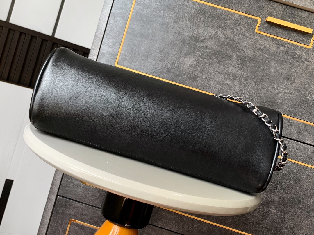 Ch**el OHANEL hobo bag 40x30x15cm