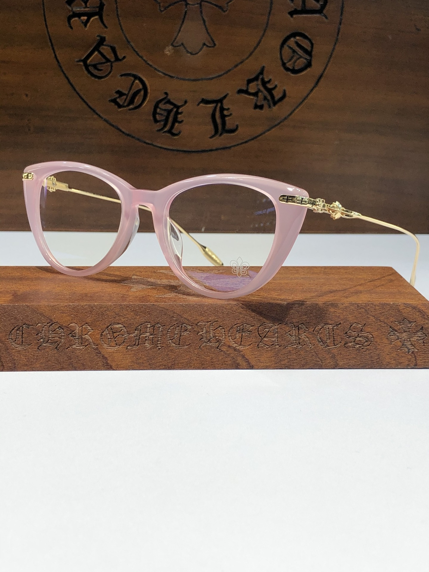 Ch*0me He**ts Glasses CH8228