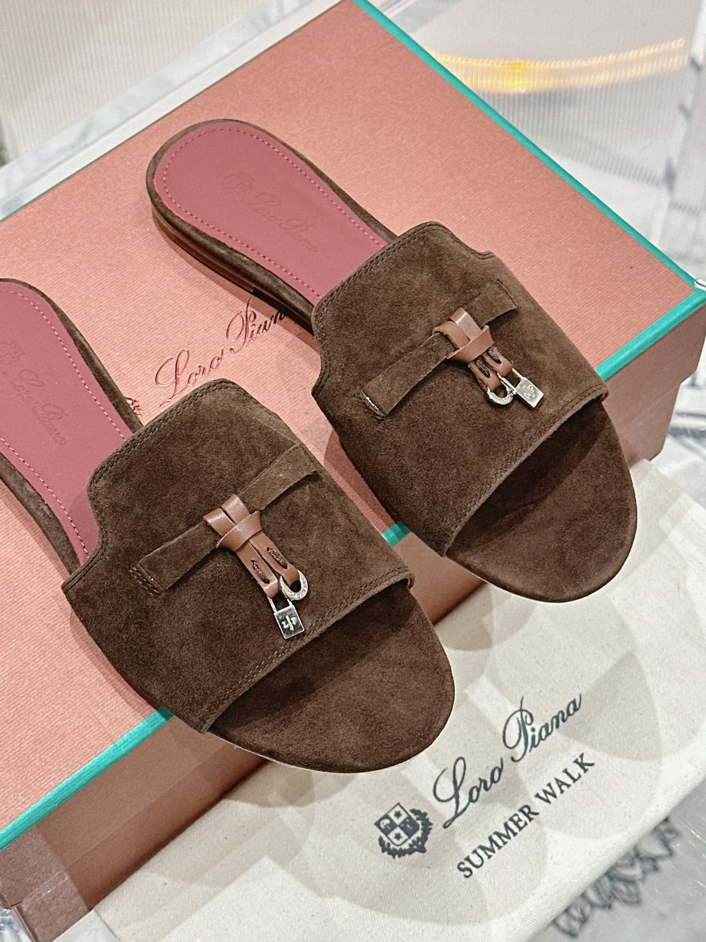 UA L0r0 P1ana Summer Charms Sandal