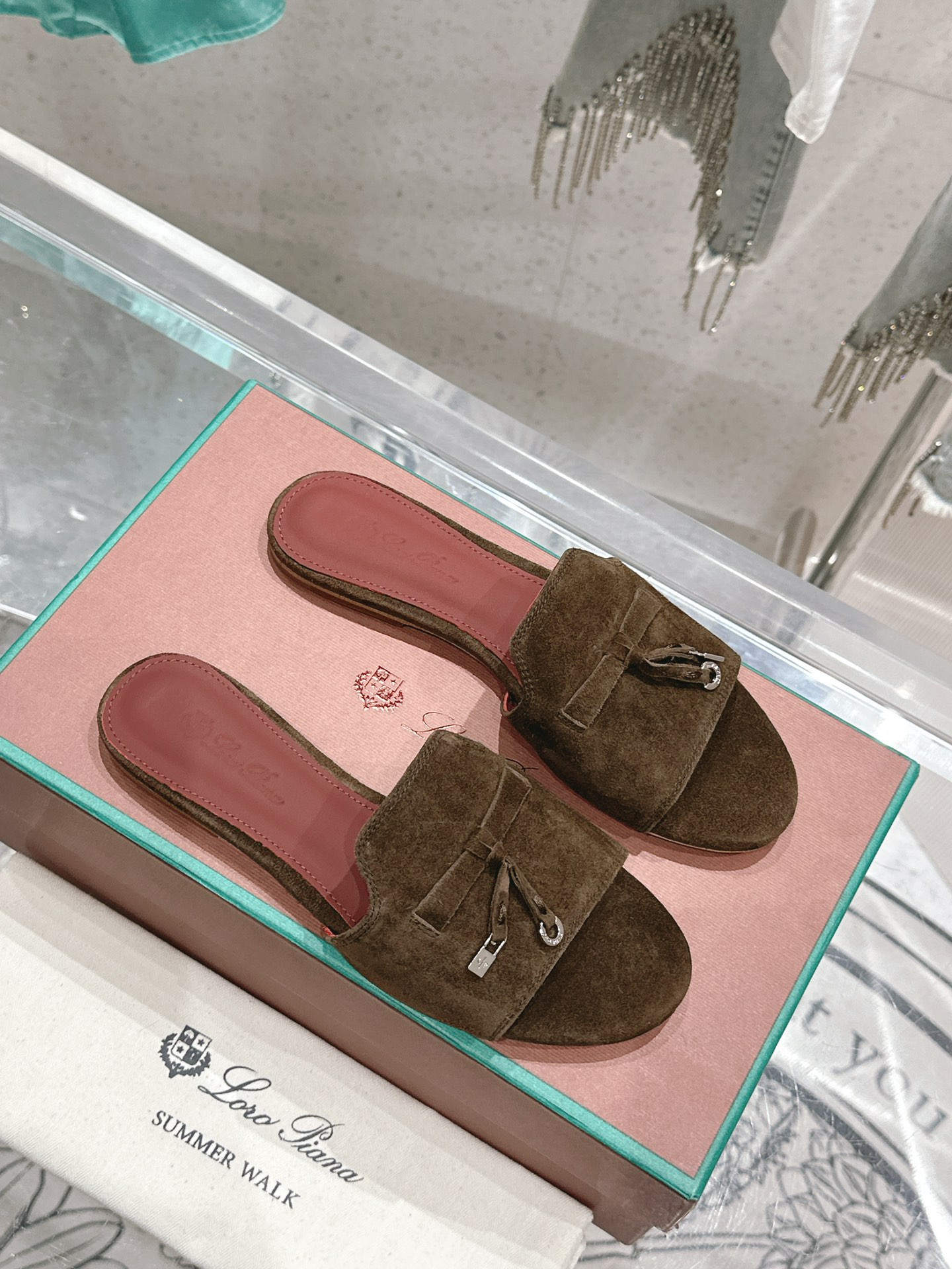 UA L0r0 P1ana Summer Charms Sandal